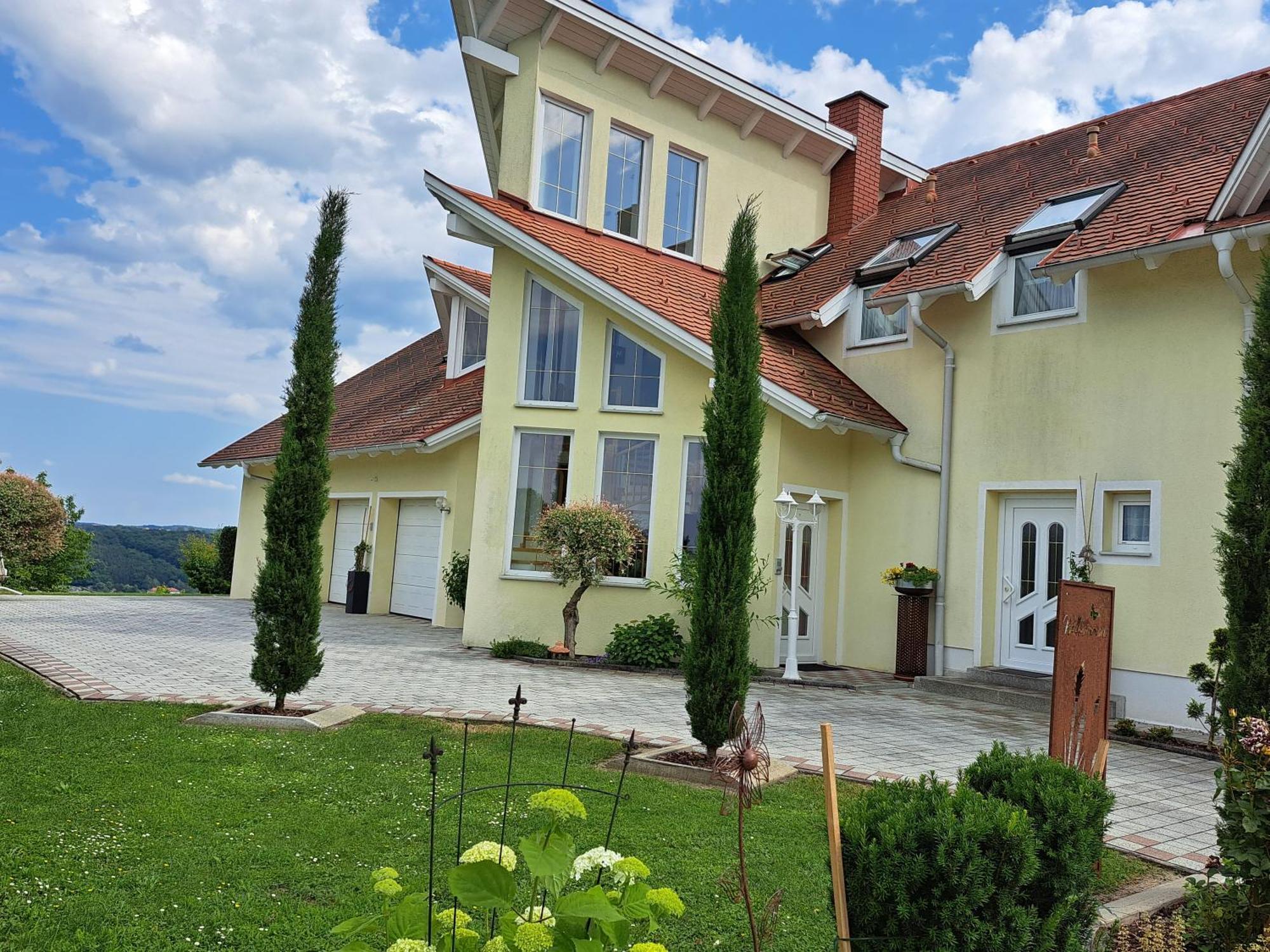 Appartement Schober Kukmirn ภายนอก รูปภาพ